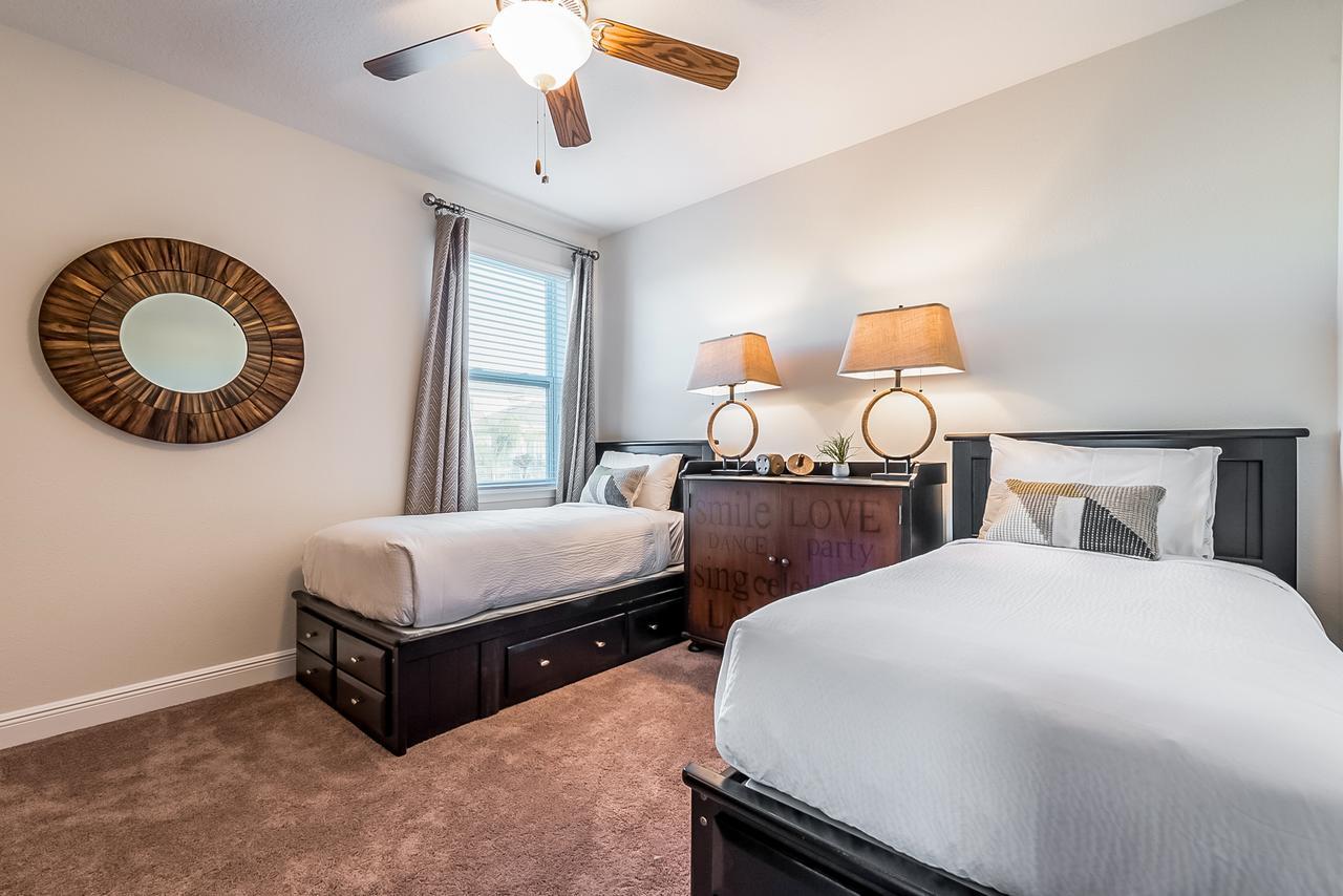 Spacious By Rentyl Near With Private Pool & Amenities - 391f *