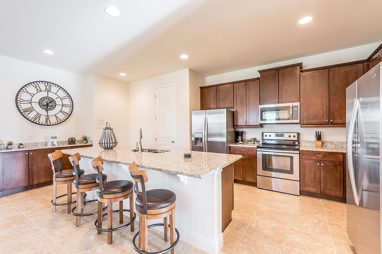 Spacious By Rentyl Near With Private Pool & Amenities - 391f Holiday home Orlando