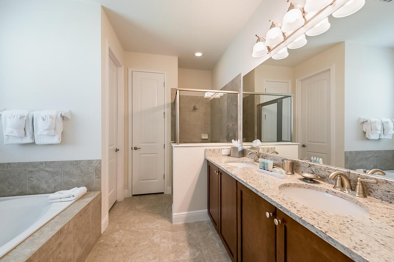 Holiday home Spacious By Rentyl Near With Private Pool & Amenities - 391f Orlando