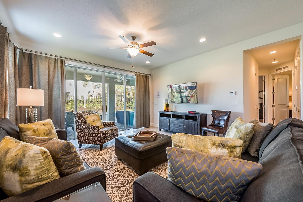 Spacious By Rentyl Near With Private Pool & Amenities - 391f Orlando