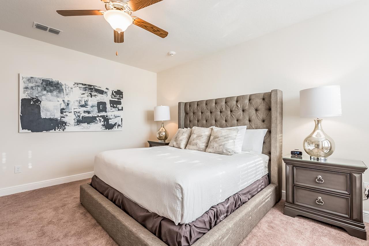 Spacious By Rentyl Near With Private Pool & Amenities - 391f Holiday home Orlando