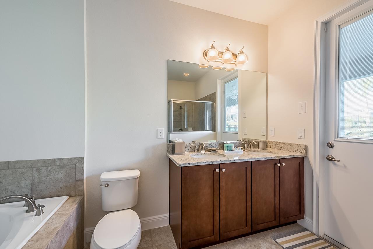 Spacious By Rentyl Near With Private Pool & Amenities - 391f Holiday home *
