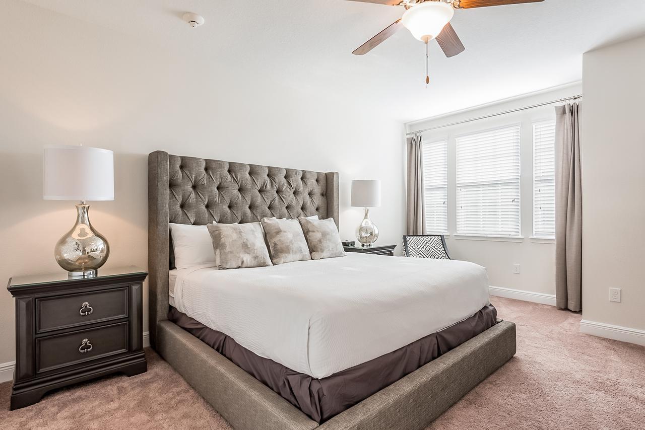 Spacious By Rentyl Near With Private Pool & Amenities - 391f