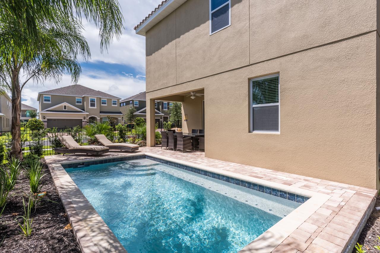 Vibrant By Rentyl Near With Private Pool, Themed & Amenities - 401n