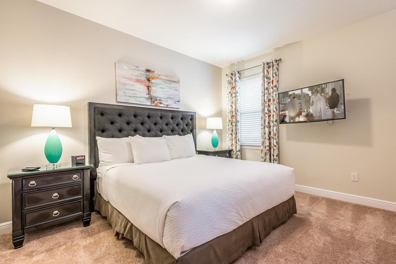 Vibrant By Rentyl Near With Private Pool, Themed & Amenities - 401n Villa