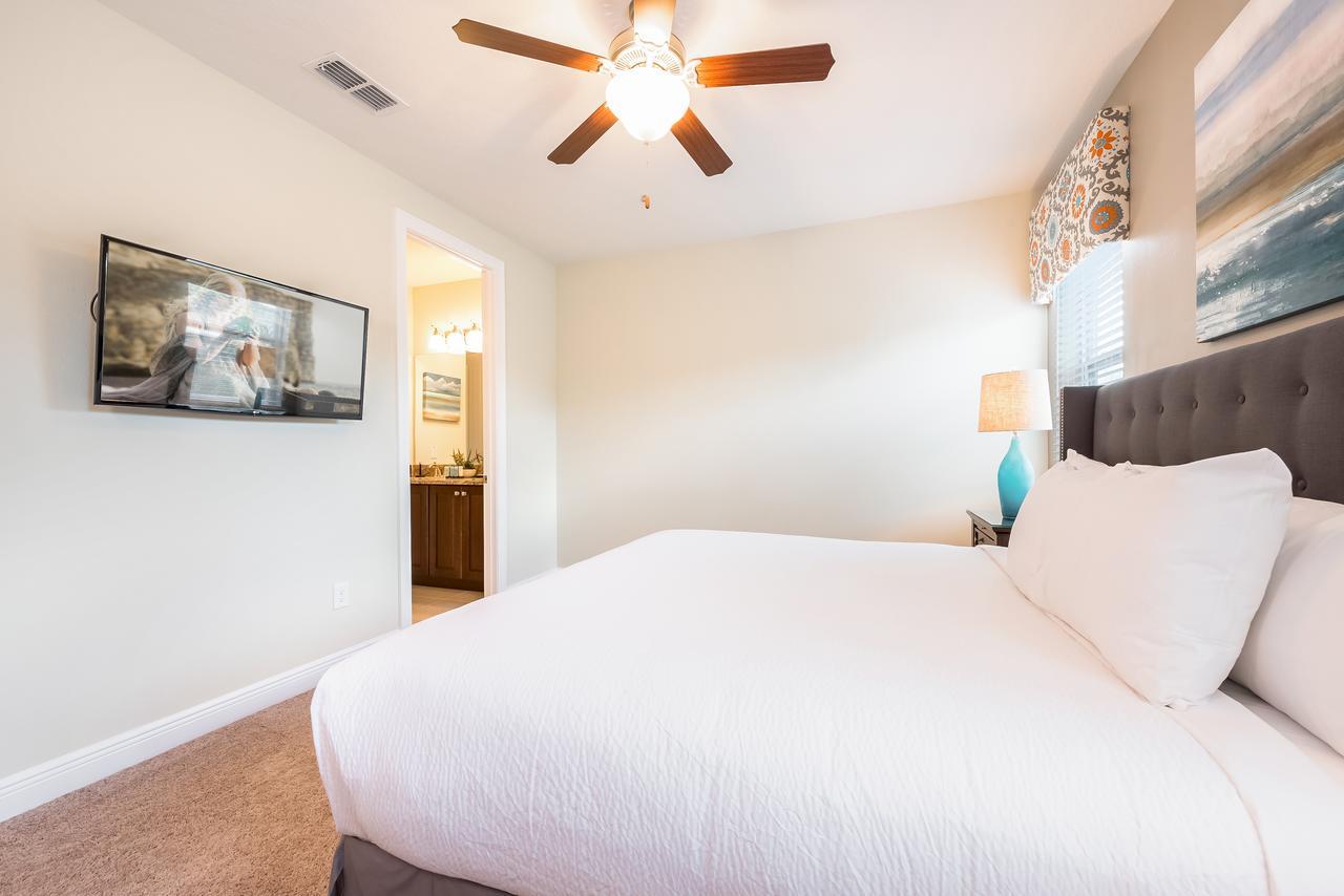 Villa Vibrant By Rentyl Near With Private Pool, Themed & Amenities - 401n Orlando
