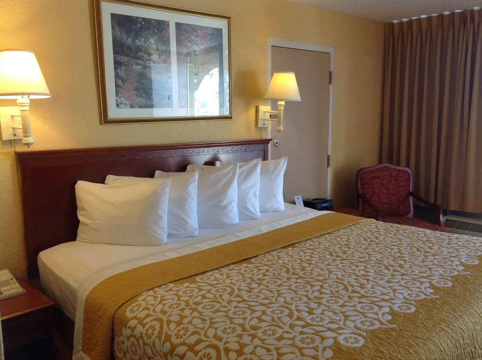 Howard Johnson By Wyndham Orlando-international Drive Inn