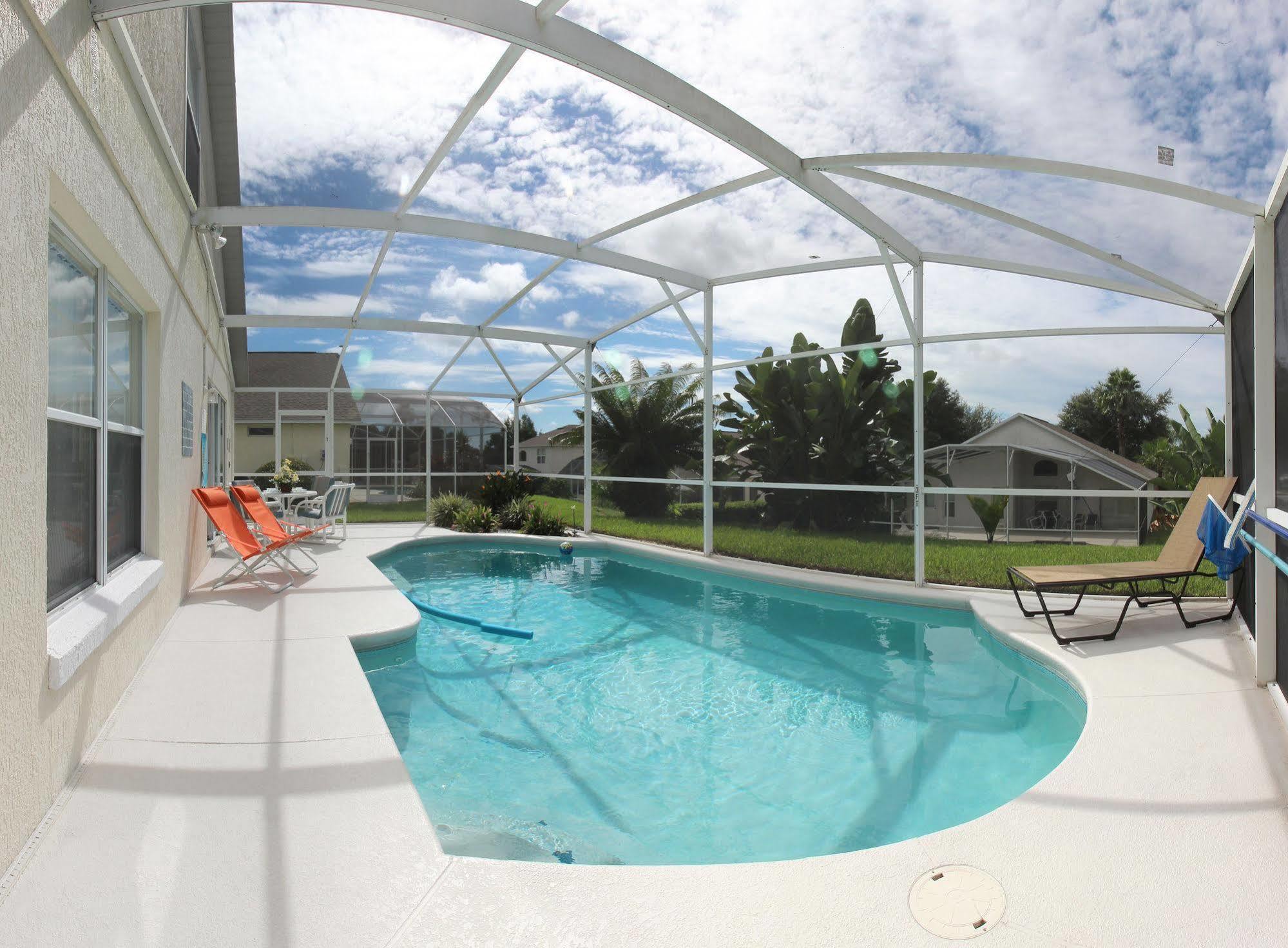 Amsun Pool Homes *