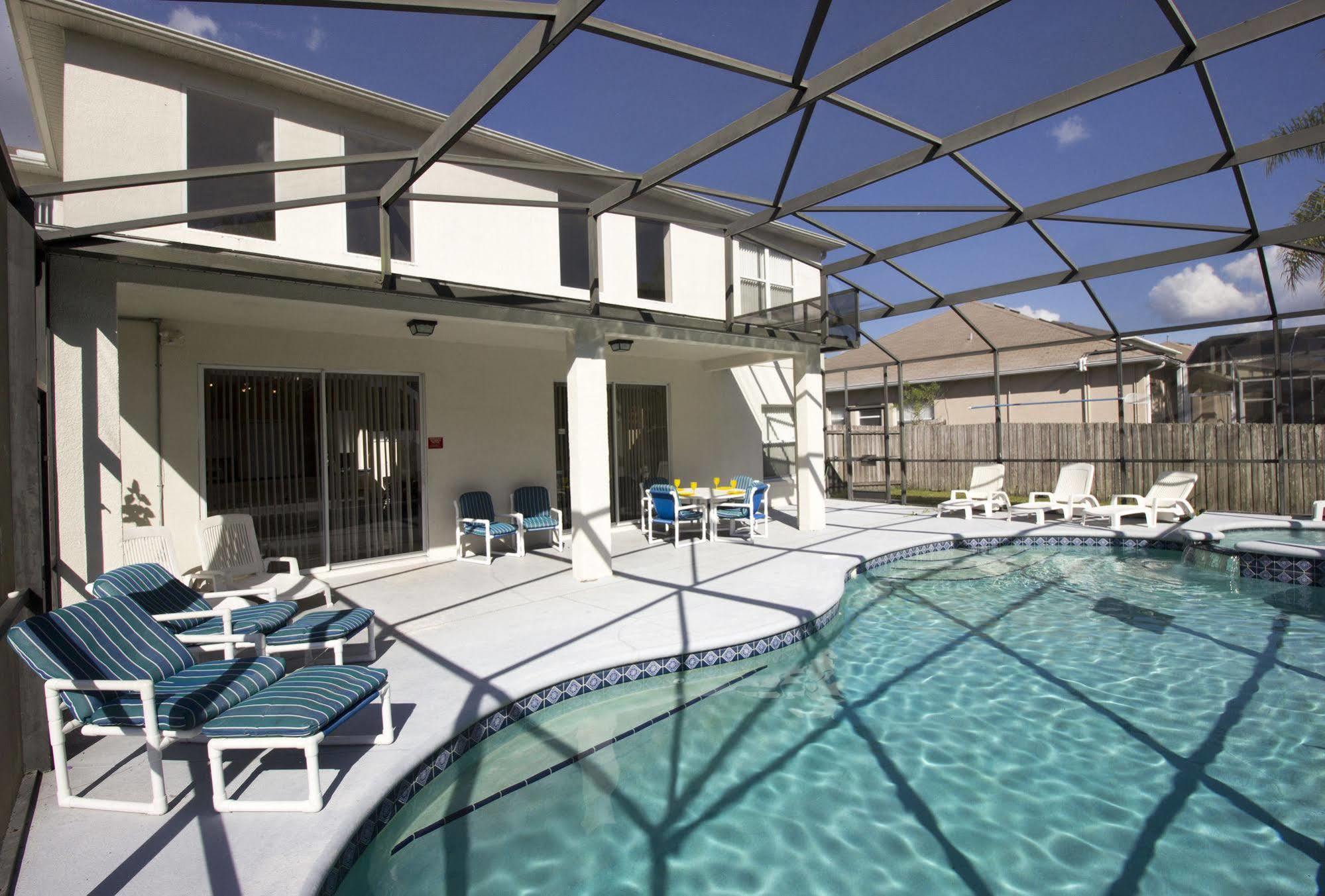 Amsun Pool Homes