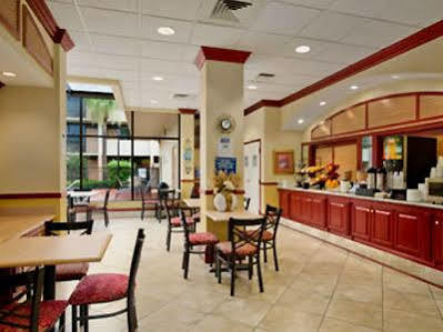 Days & By Wyndham Airport Motel
