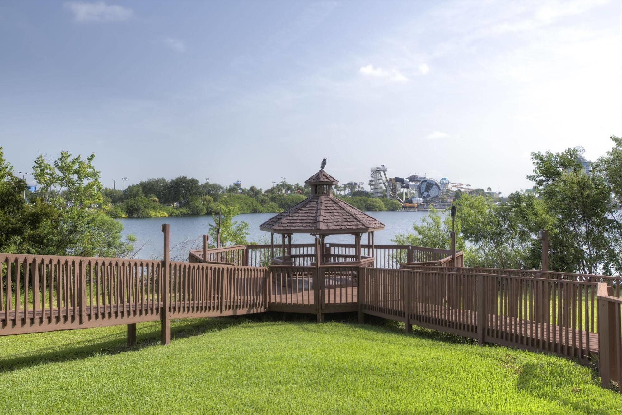 Hotel Enclave Suites, A Staysky & Near Universal