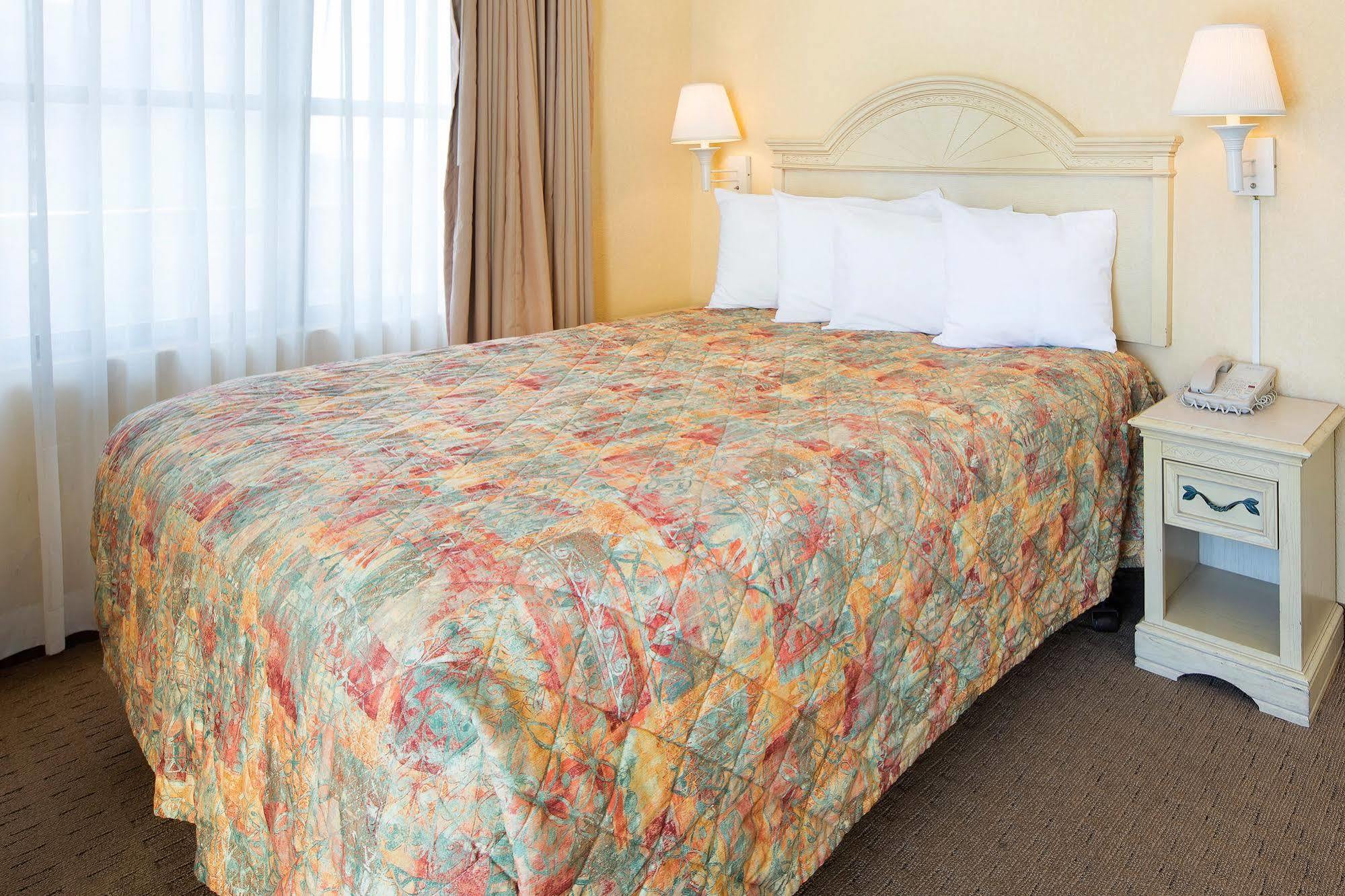 Enclave Suites, A Staysky & Near Universal Hotel 3*