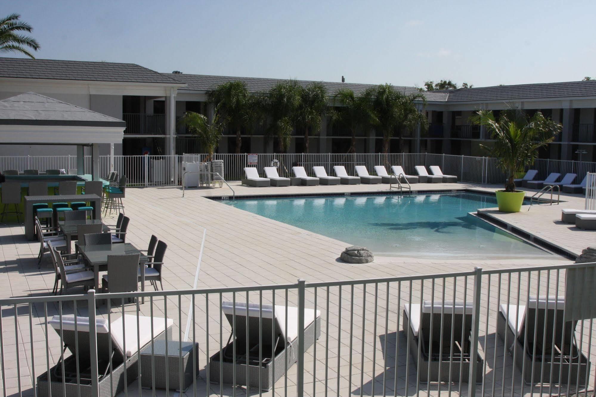 Clarion & Across From Universal 3*