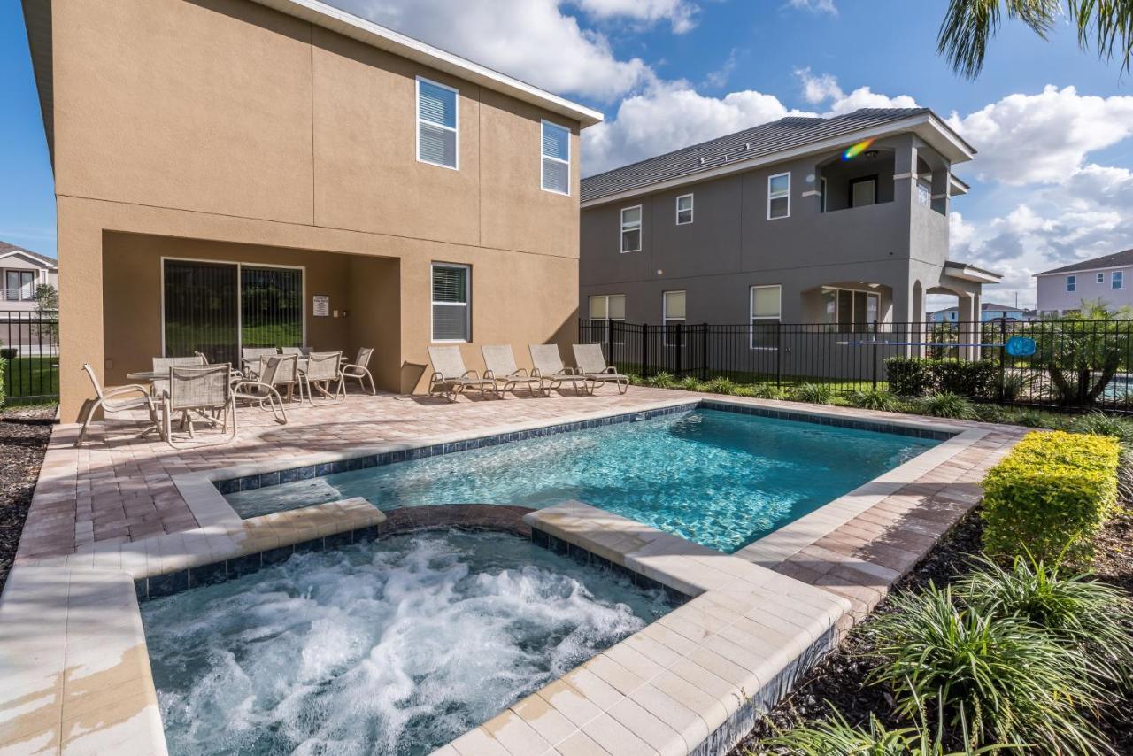 Inviting By Rentyl With Water Park Access Near - 7498m Holiday home *