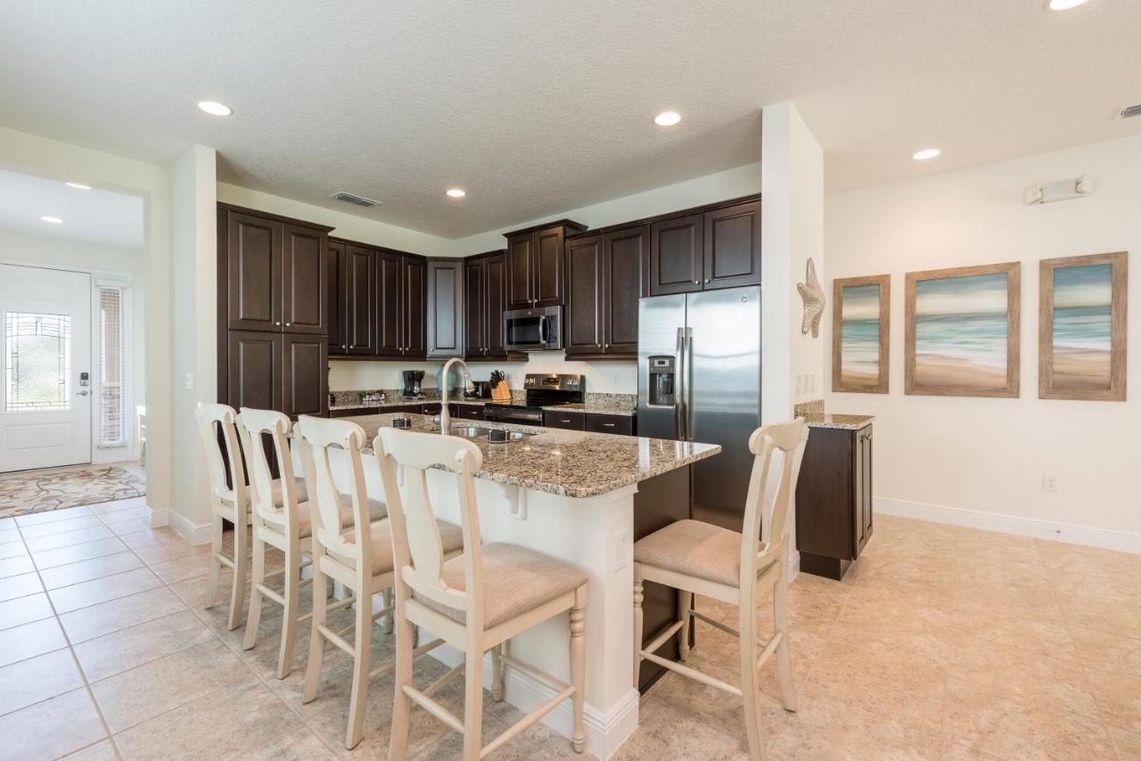 Inviting By Rentyl With Water Park Access Near - 7498m Holiday home Orlando