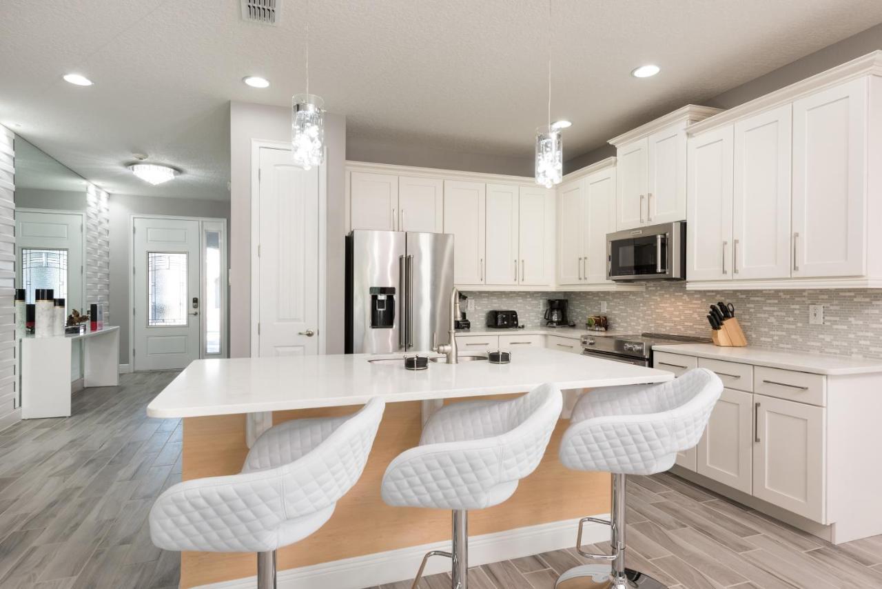 Striking With Games & Outdoor Kitchen Near By Rentyl - 7742f Holiday home Orlando