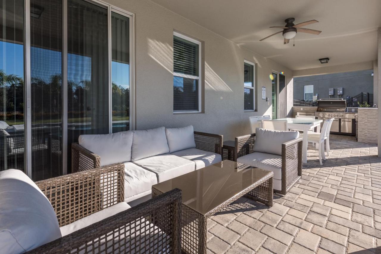 Striking With Games & Outdoor Kitchen Near By Rentyl - 7742f * Orlando