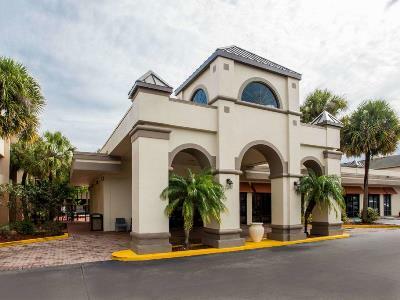 Motel Days & By Wyndham Airport 2*