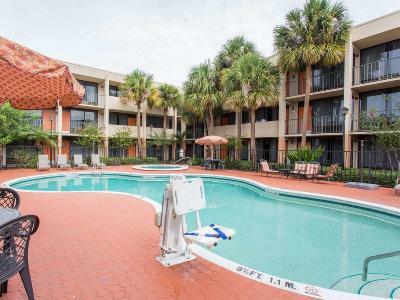 Days & By Wyndham Airport Motel 2*