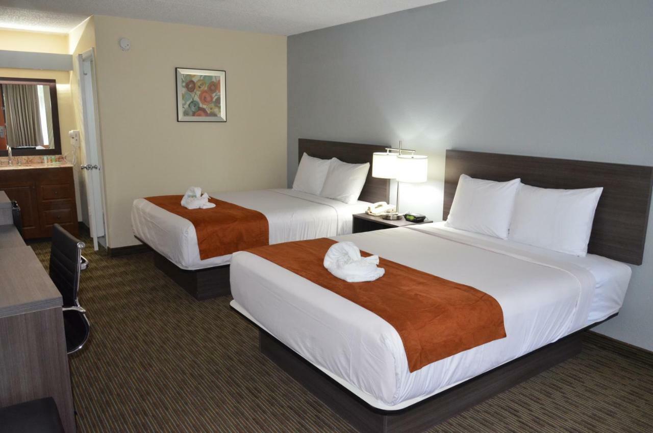 Days & By Wyndham Airport Orlando