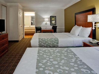 La Quinta By Wyndham Airport West Hotel