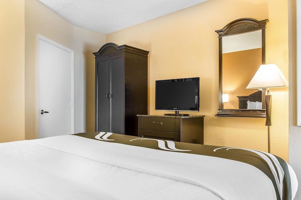 Daskk Near Universal Blvd, Ascend Collection Hotel 3*