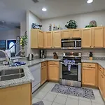 Disney Villa With Game Room And Pool - 10 Mi To Parks!