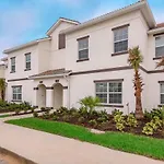 Lovely Townhouse 4Beds 3Bath Pool 18 Min From Disney