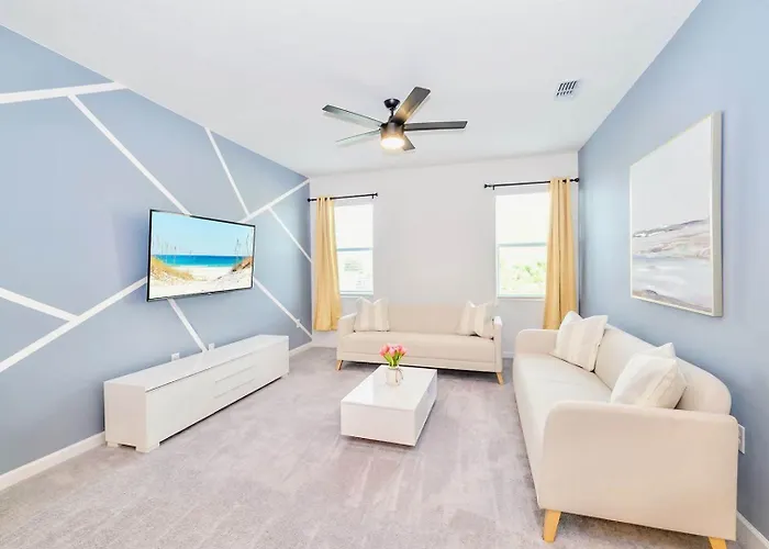 8Br Family Home With Pool And Hot Tub