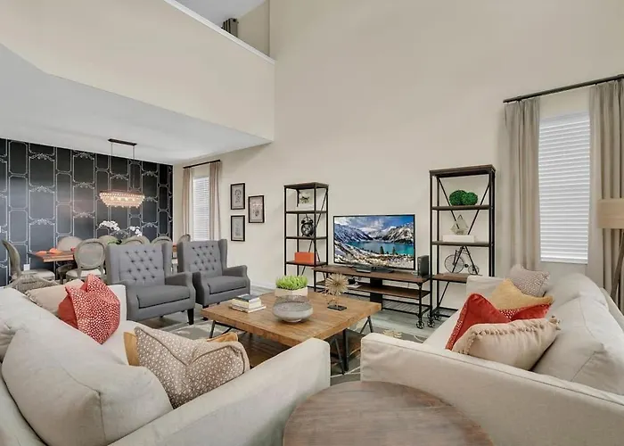 Five Bedrooms Single Family 4759