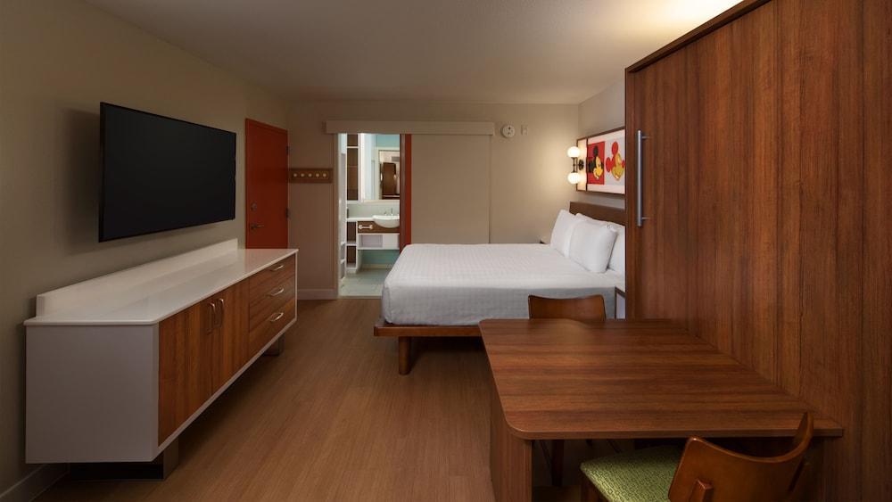 Disney's Pop Century 3* Lake Buena Vista