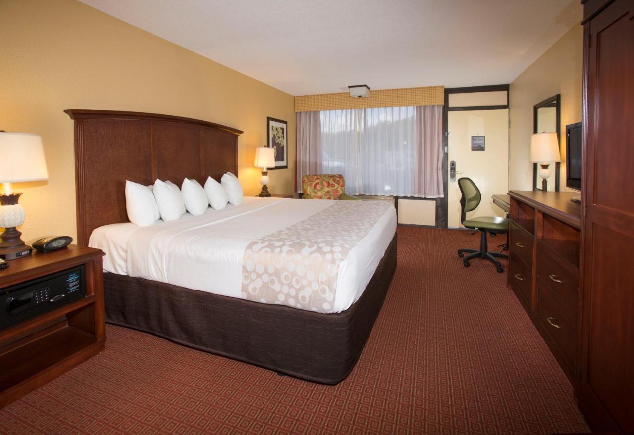 Hotel Clarion & At International Drive 3*