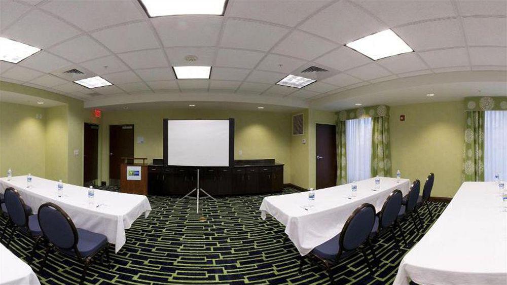 Holiday Express & Orlando - Apopka By Ihg Forest City