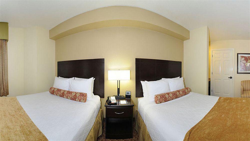 Hotel Spark By Hilton Orlando Near Seaworld 3*