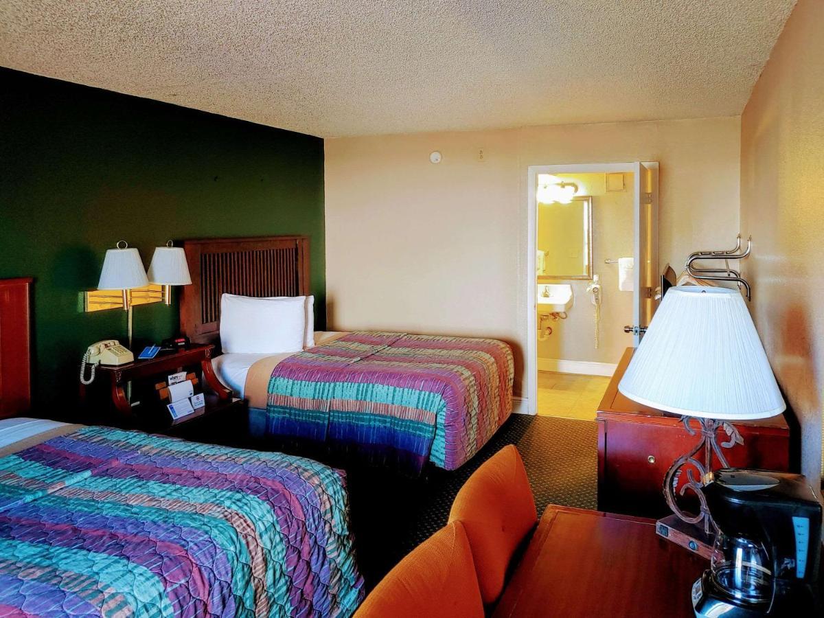 Main Gate Kissimmee Formally Road Way Hotel 2*