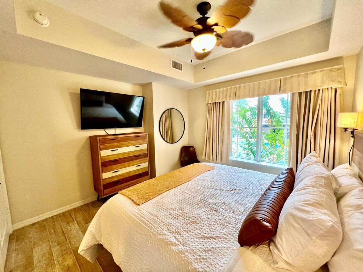 Premier Near & Universal Apartment *