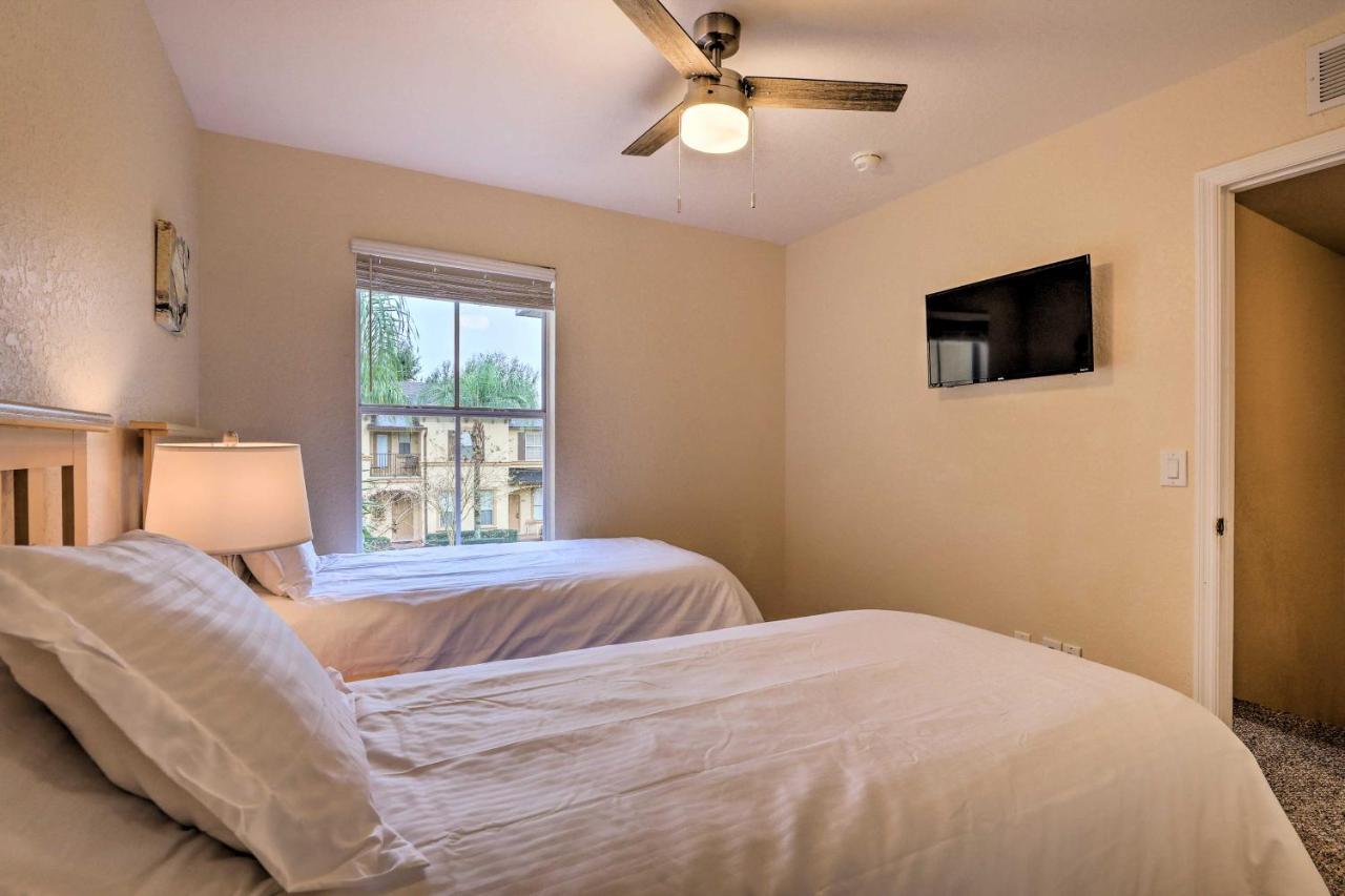 Sunny Townhome With Amenities! Holiday home