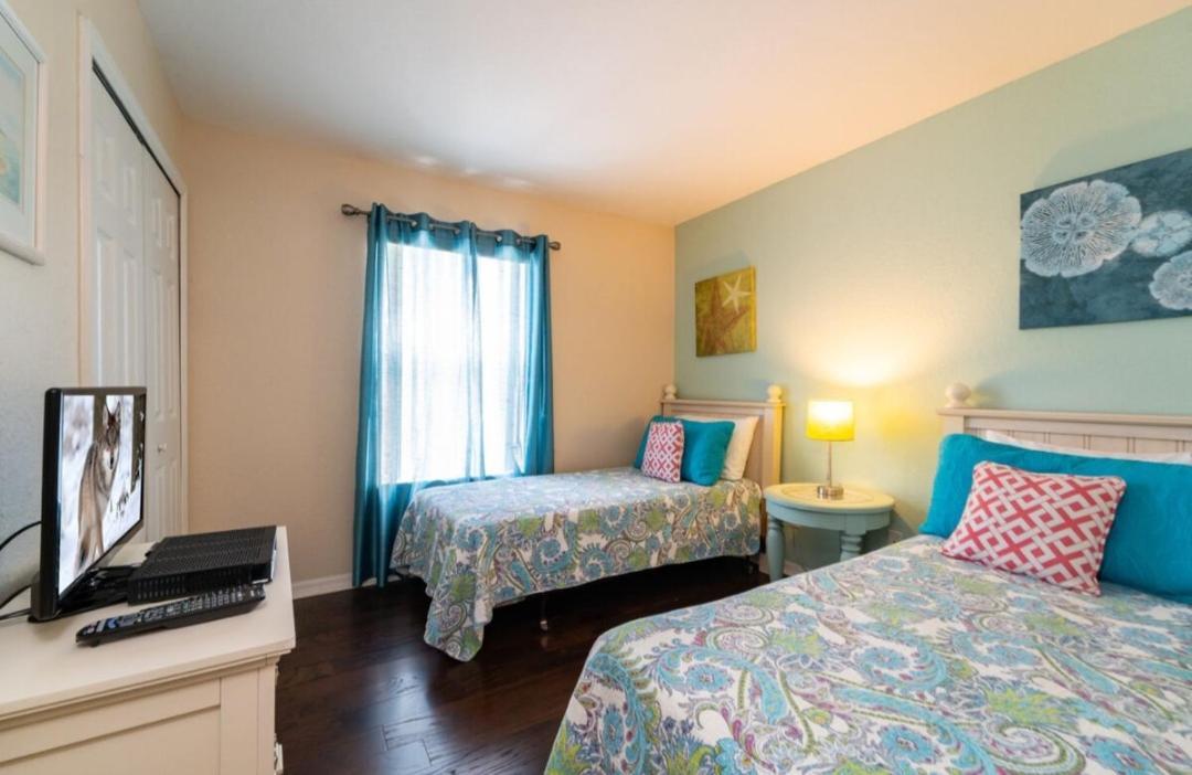 Relaxing Resort, Spacious Pool Near * Davenport