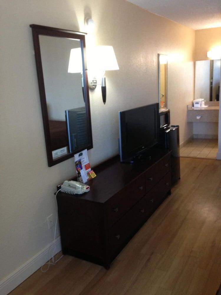 Hotel Americas Value Orlando, Fl Williamsburg