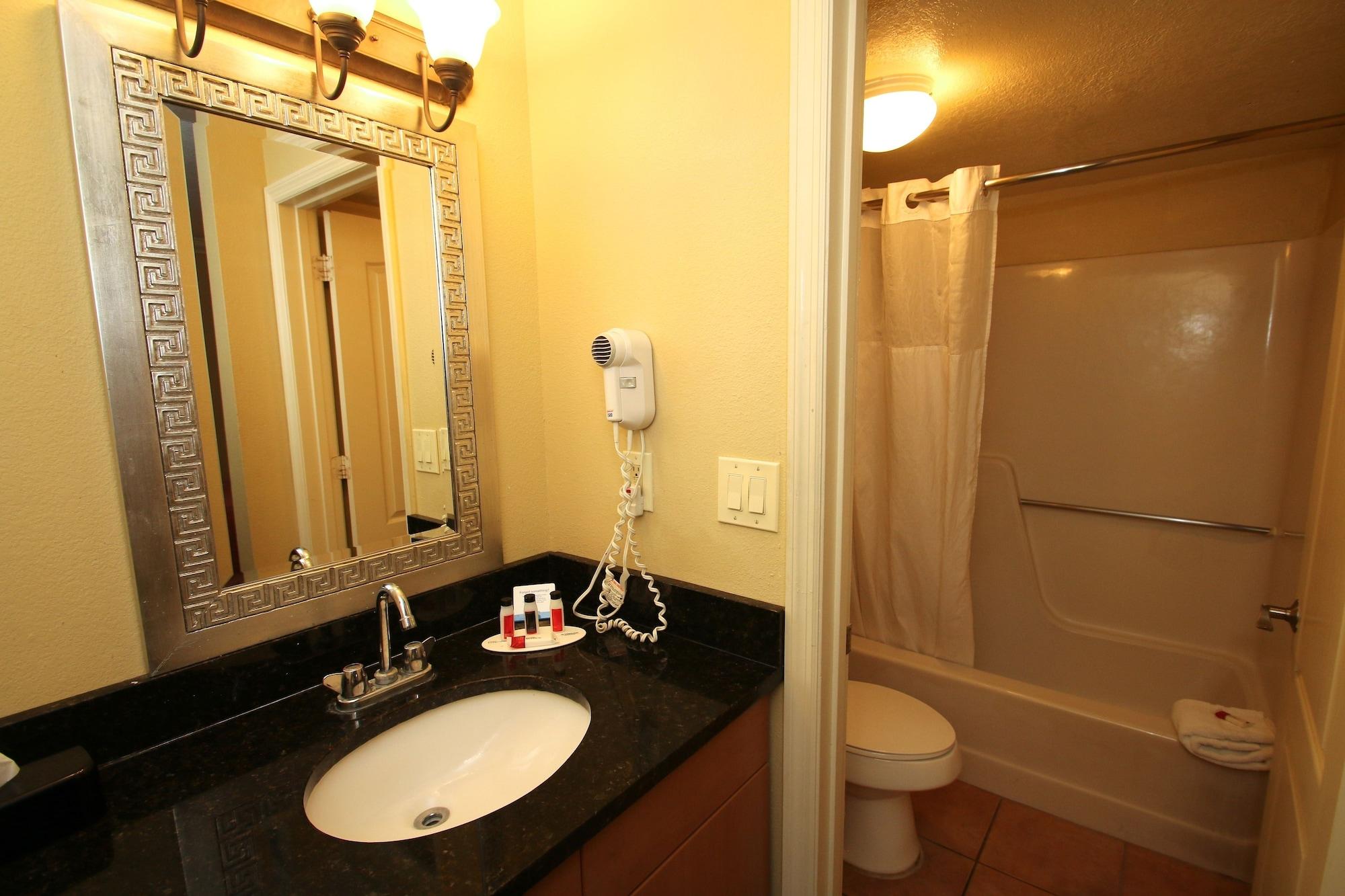 Days By Wyndham West Hotel 2*