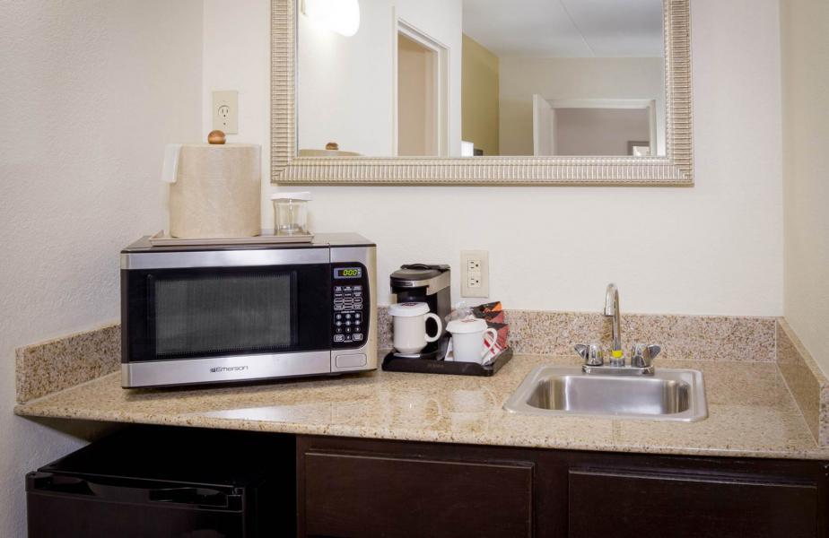 Clarion & At International Drive Hotel 3*