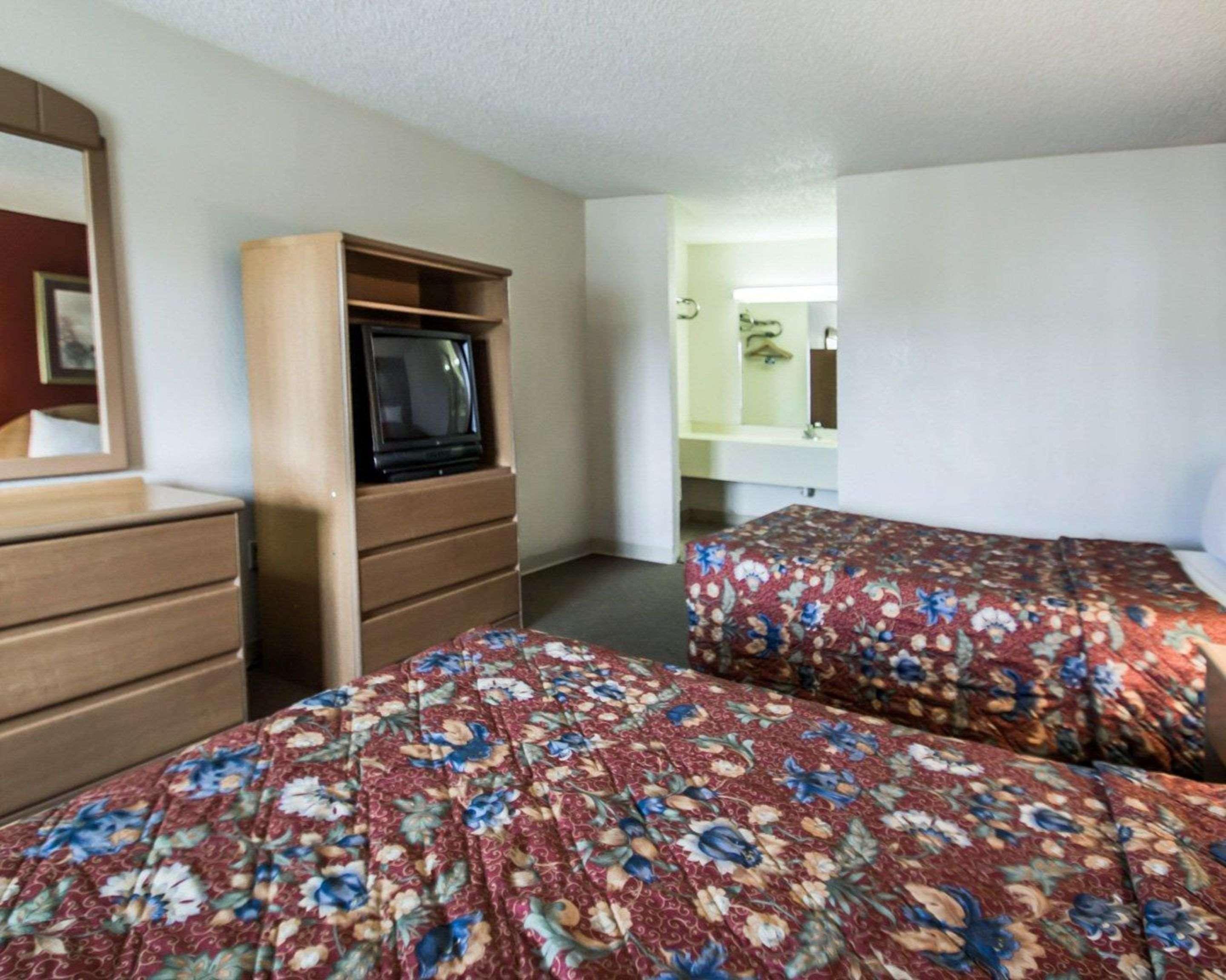 Main Gate Kissimmee Formally Road Way Hotel
