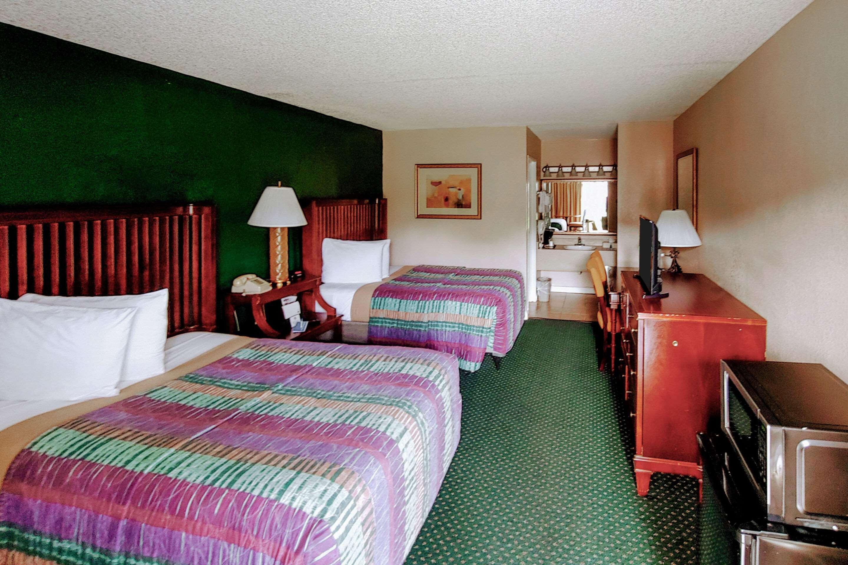 Main Gate Kissimmee Formally Road Way Hotel