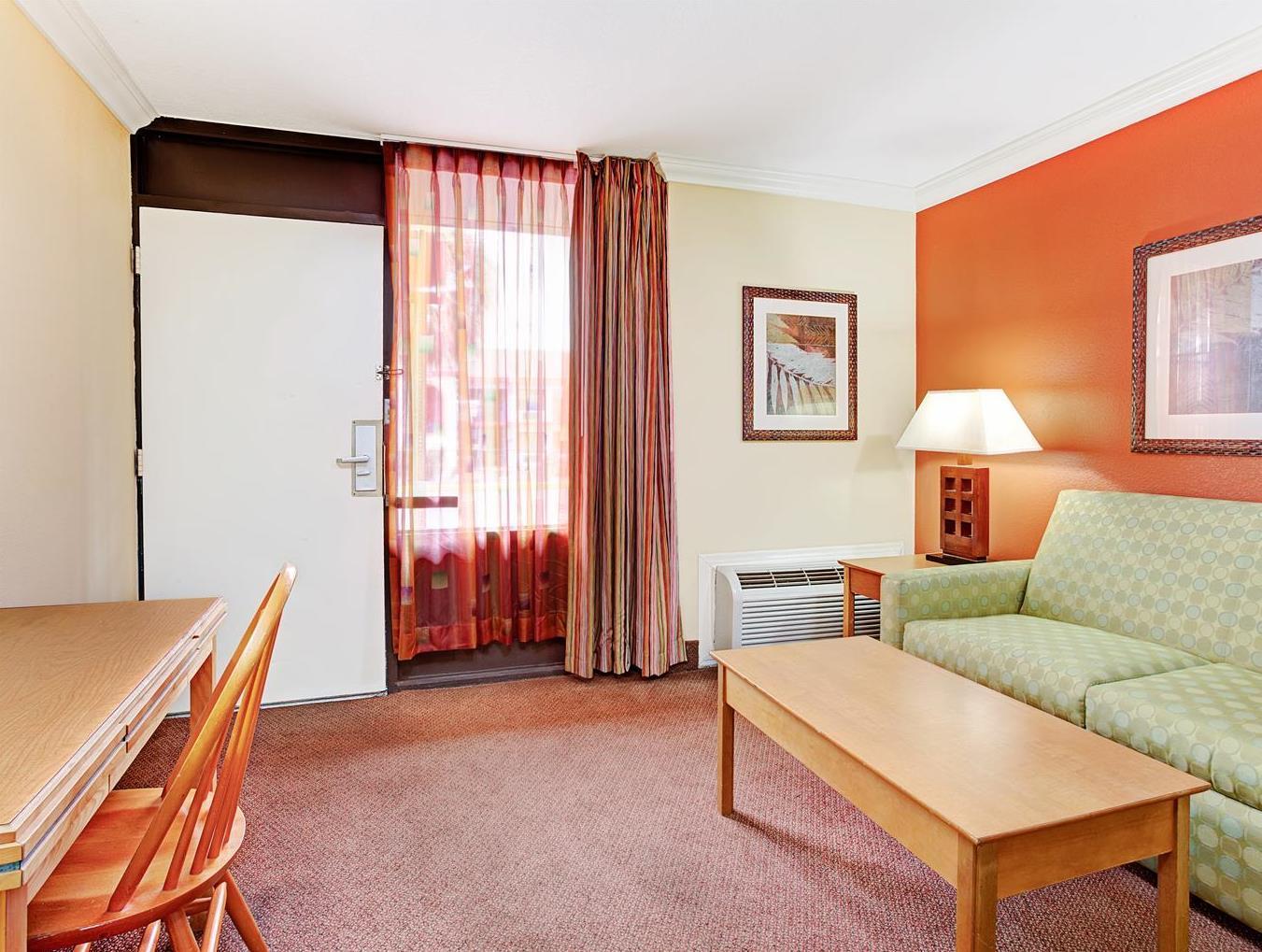 Days By Wyndham West Hotel 2*