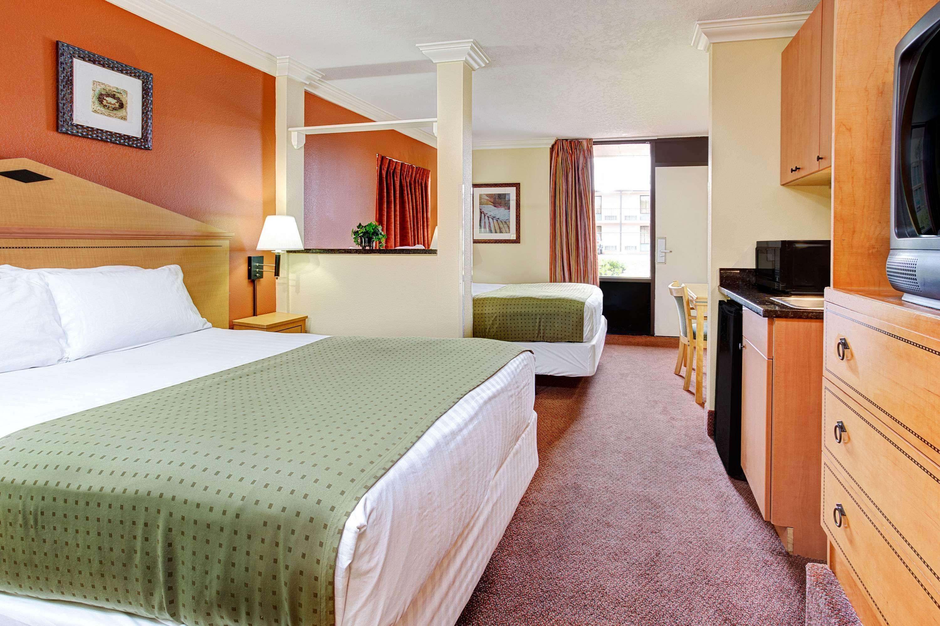 Hotel Days By Wyndham West Kissimmee