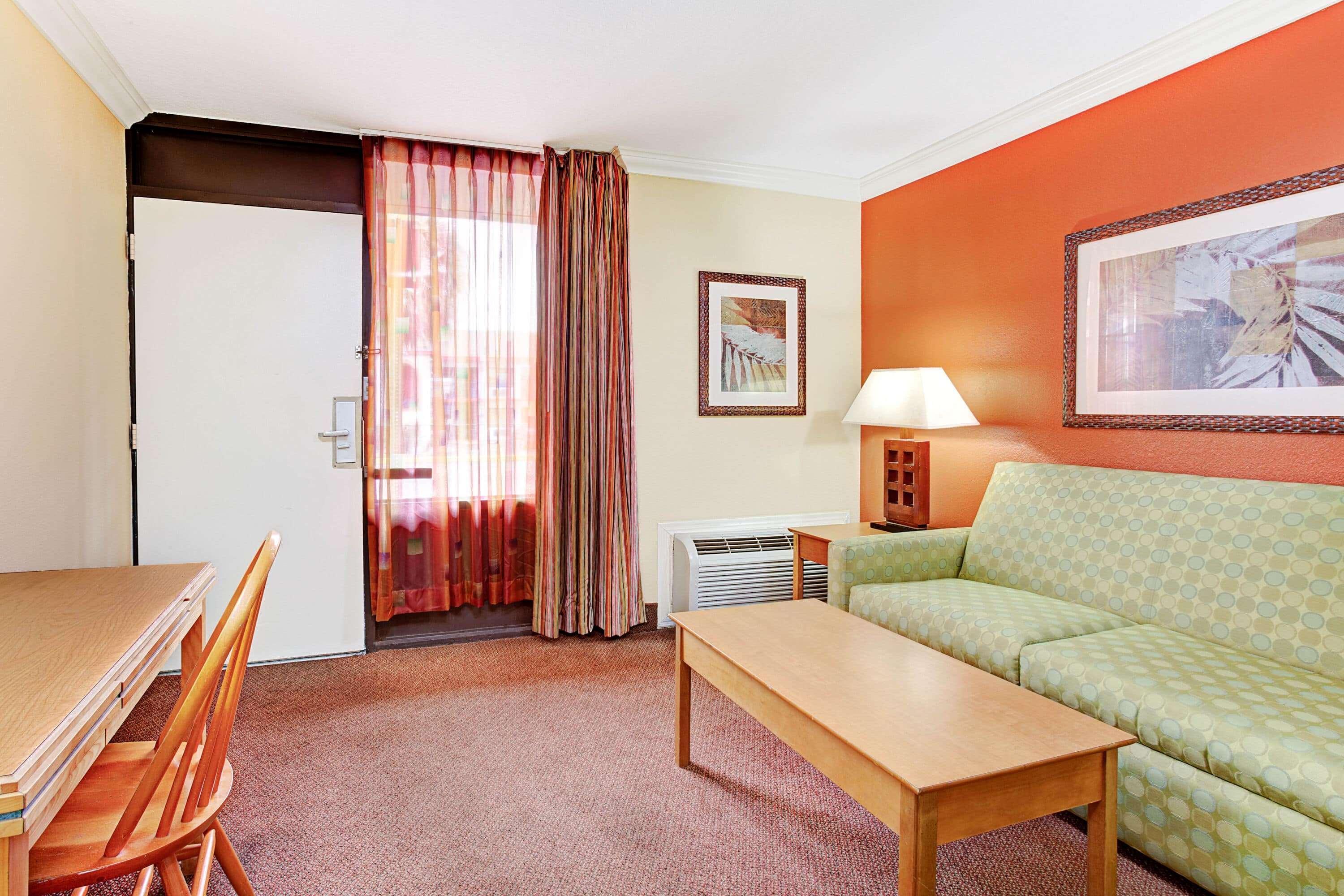 Hotel Days By Wyndham West