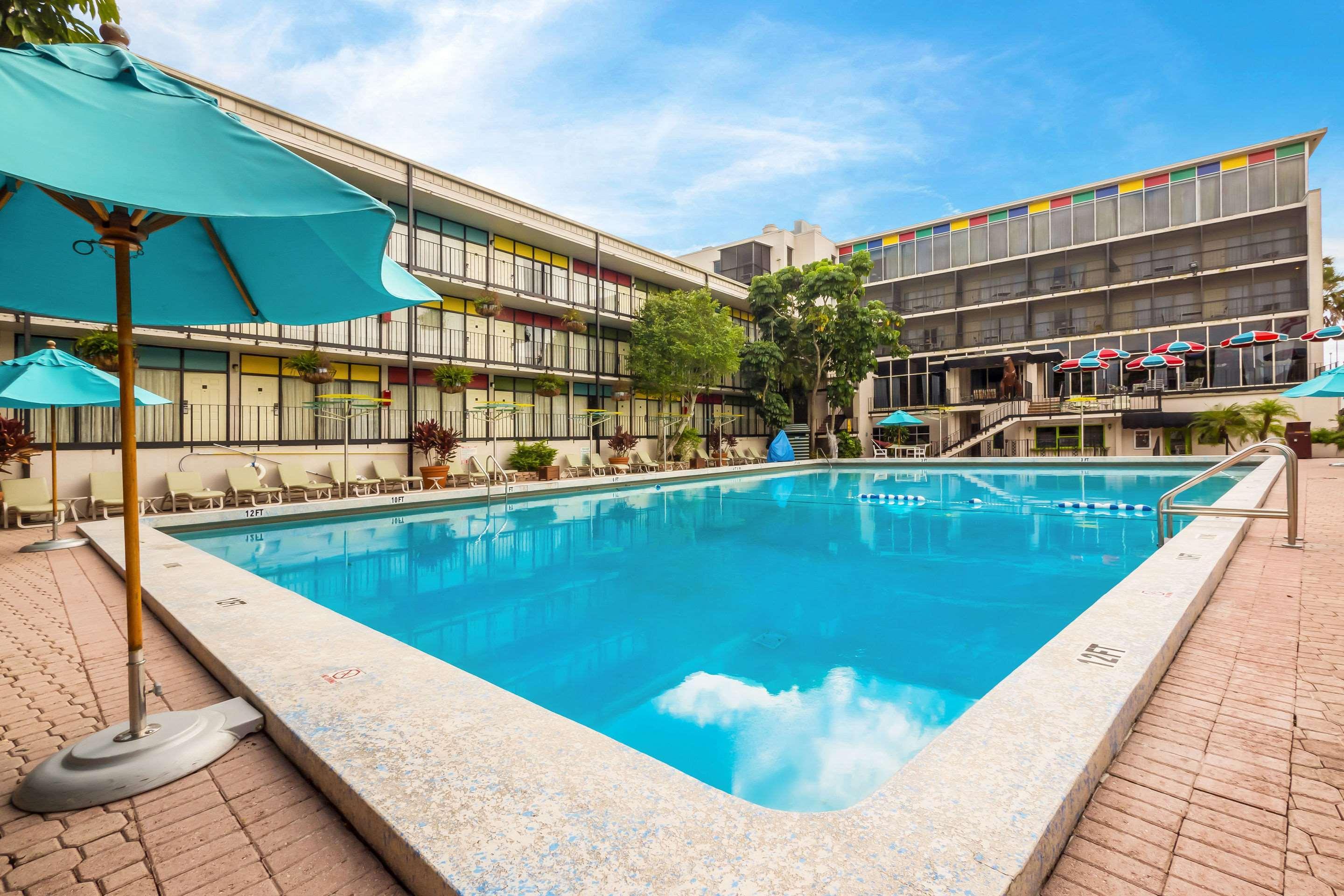Econo Chain Of Lakes Lodge