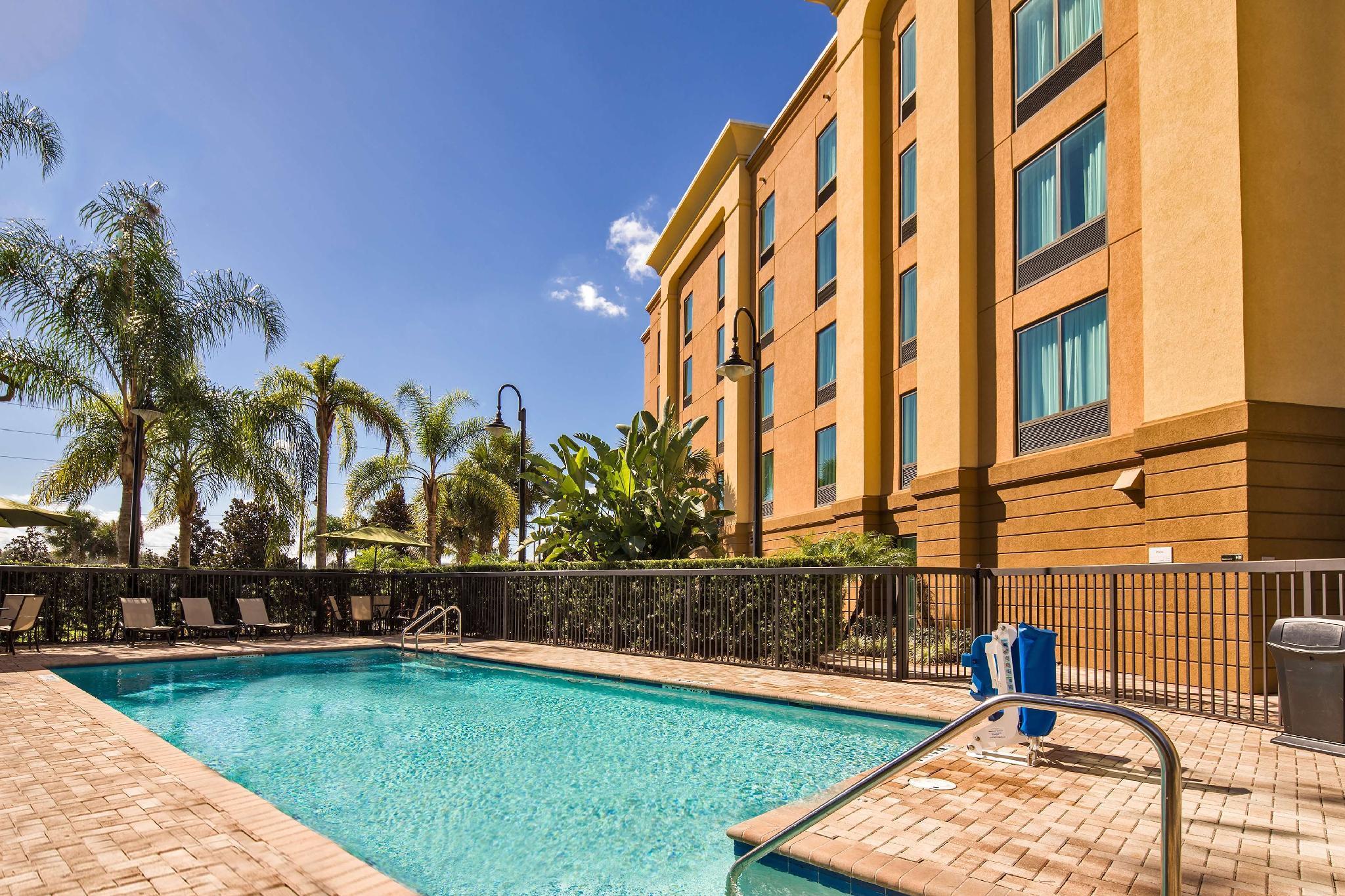 Hampton & Orlando-apopka Hotel Forest City