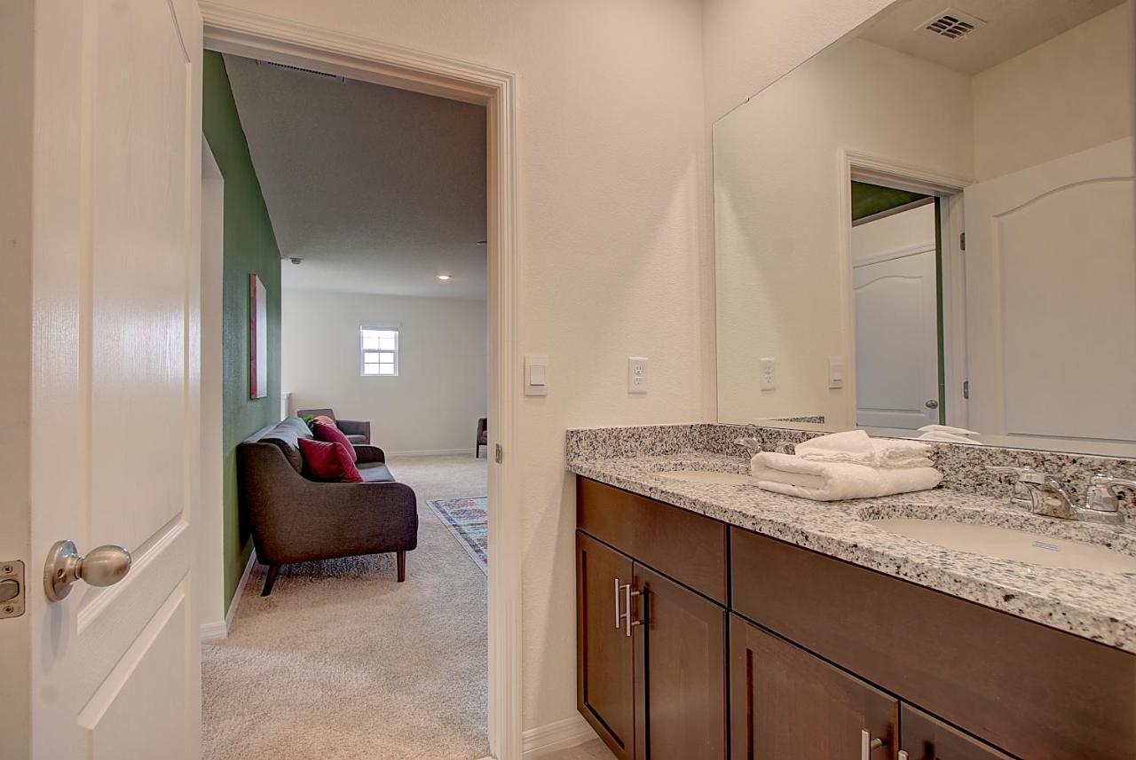 Close To Disney Huge Luxury King Suites/pool/jacuzzi Holiday home