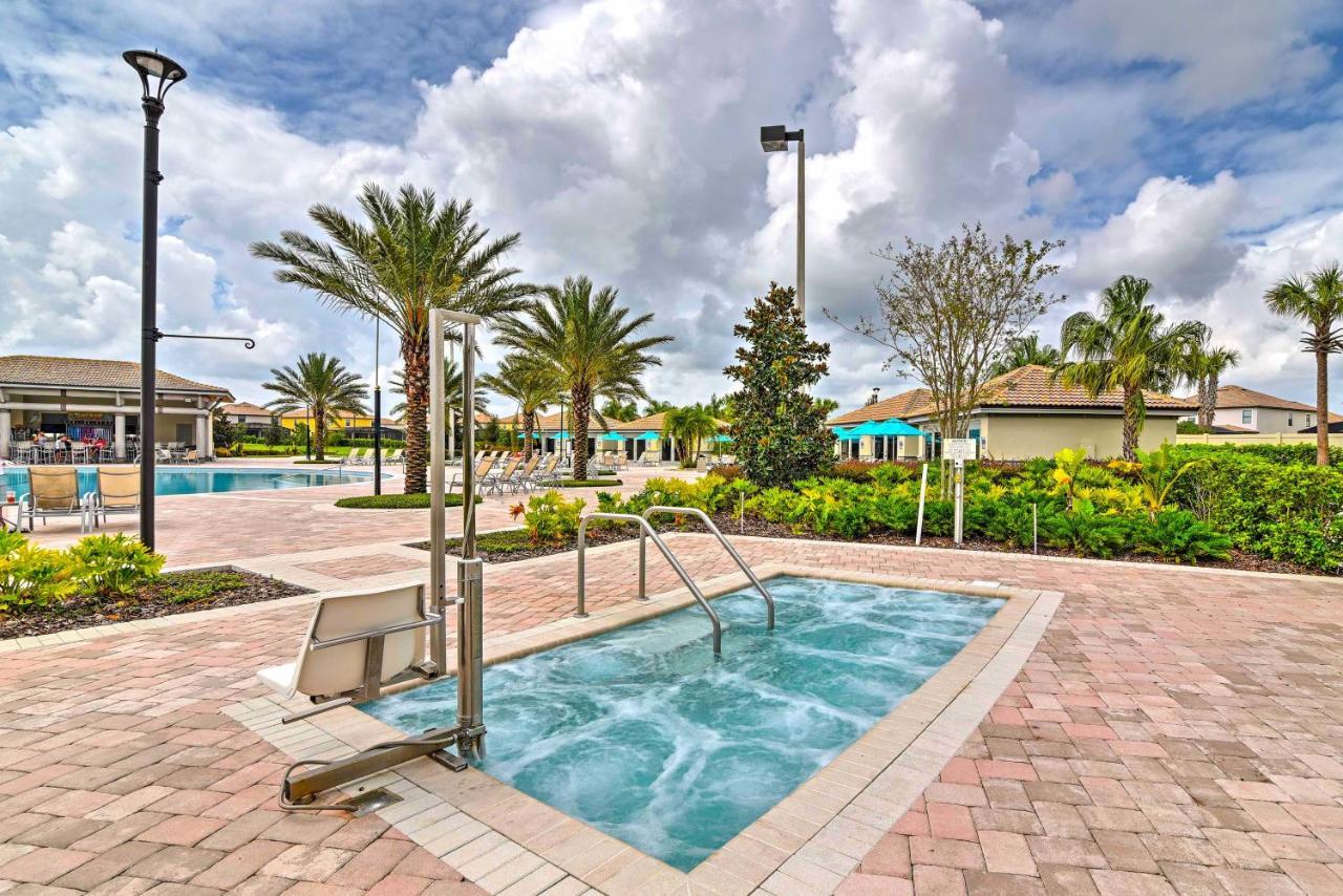 Chic Near With Amenities! Davenport